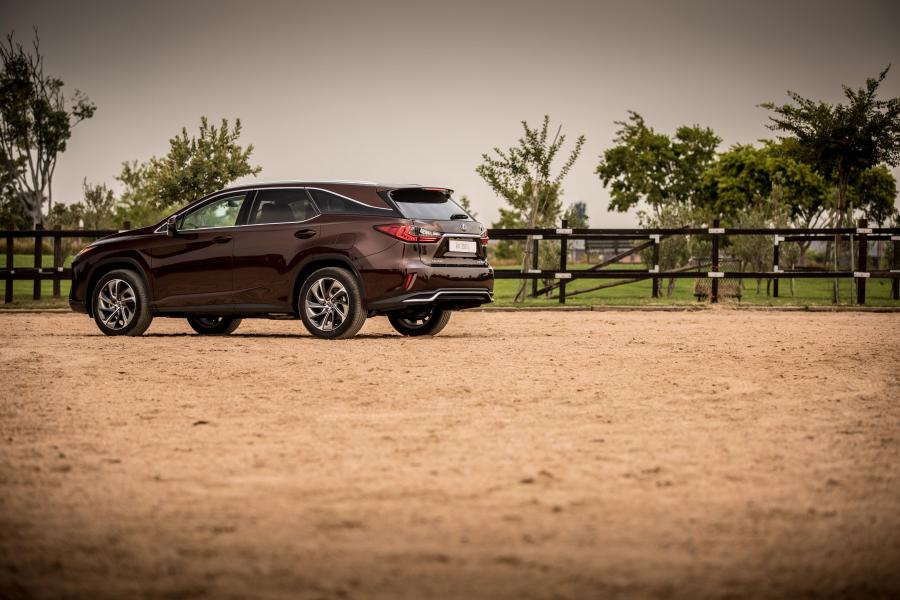  Lexus RX350L 2018 года  (ZA) (фото 7 из 36)